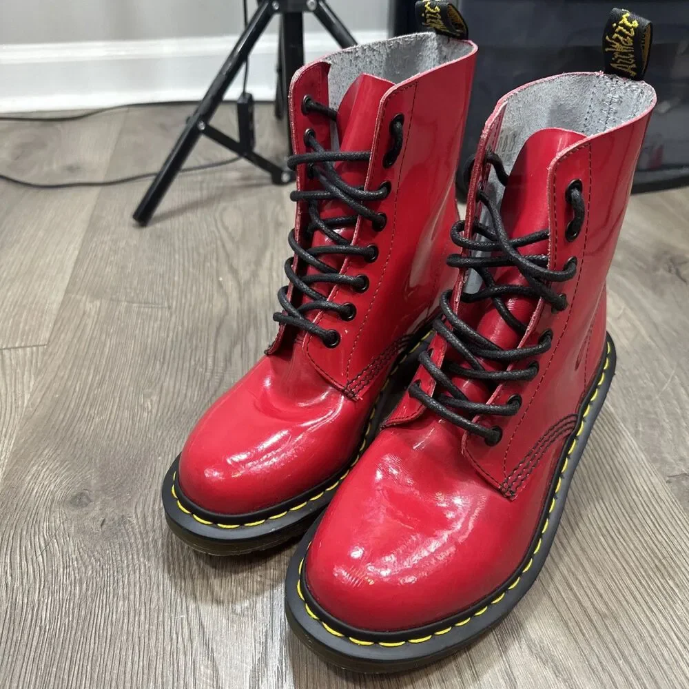 Dr Martens Red Clemency Patent Leather Heeled Boots 8 Eye Women's Size 7 Nice - Picture 2 of 8